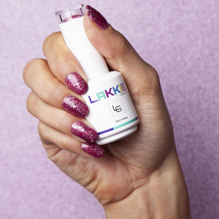 Donker roze glitter gellak. Klaar voor de party look? ga dan voor deze donker roze glitter gelnagellak