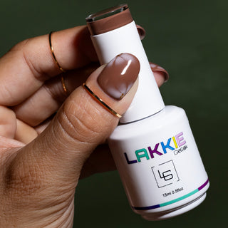 Ash Brown_Bruine gellak nagels met blooming gel design