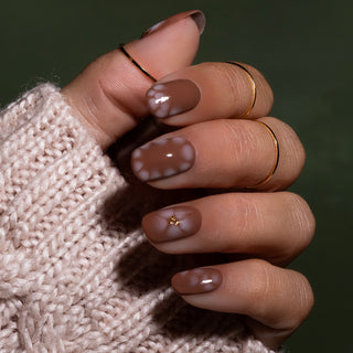 Ash Brown_Bruine gellak nagels met blooming gel design