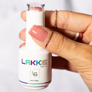 Ontdek de BIAB kleuren van LAKKIE, oftewel Builder In A Bottle. BIAB is voor degene die opzoek is naar extra versteviging en bescherming van de natuurlijke nagel. Met deze Builder In A Bottle gel creëer je niet alleen een goede basis voor gellak, maar kun je ook kleine verlengingen en correcties uitvoeren.  Cloudy Pink is een prachtige oud roze kleur BIAB. Met deze kleur creëer je een prachtige tijdloze natural nail look.