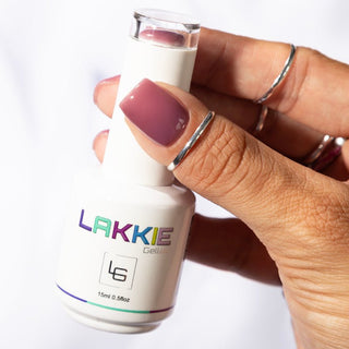 Ontdek de BIAB kleuren van LAKKIE, oftewel Builder In A Bottle. BIAB is voor degene die opzoek is naar extra versteviging en bescherming van de natuurlijke nagel. Met deze Builder In A Bottle gel creëer je niet alleen een goede basis voor gellak, maar kun je ook kleine verlengingen en correcties uitvoeren.  Purple Dreamer is een prachtige paarse kleur BIAB. Met deze kleur creëer je prachtige tijdloze nagels.