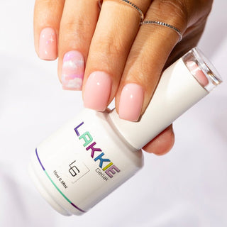 Ontdek de BIAB kleuren van LAKKIE, oftewel Builder In A Bottle. BIAB is voor degene die opzoek is naar extra versteviging en bescherming van de natuurlijke nagel. Met deze Builder In A Bottle gel creëer je niet alleen een goede basis voor gellak, maar kun je ook kleine verlengingen en correcties uitvoeren.  Puffed Pink is een prachtige licht roze kleur BIAB. Met deze kleur creëer je prachtige stijlvolle nagels.