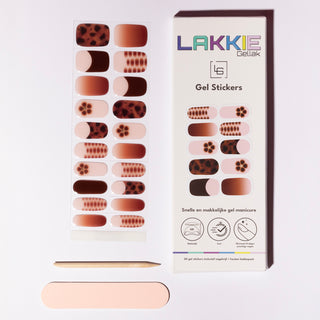 Feral Fade_Bruine gel nagel stickers met blooming gel design_LAKKIE Gellak