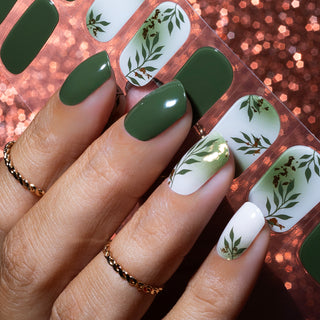 Golden Fern_GelNagel Stickers groen met gouden bloemen details_LAKKIE Gellak