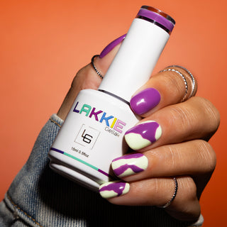 Paarse gellak nagels nailart design