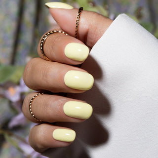 Pastel gele gellak nagels