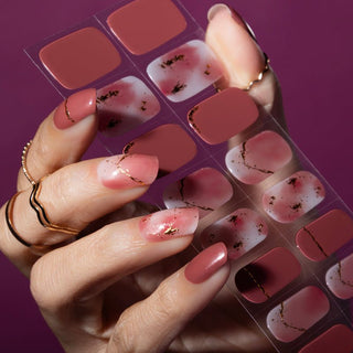 Red Romance_Gel nagel stickers_Rode gelnagel stickers met gouden details