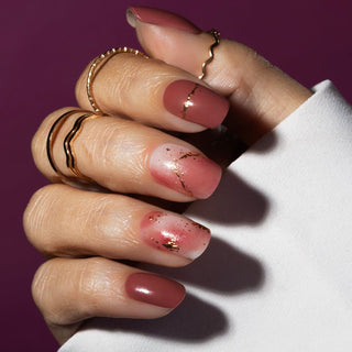 Red Romance_Gel nagel stickers_Rode gelnagel stickers met gouden details