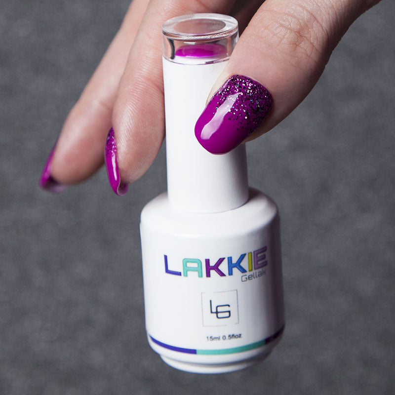 Ombre gelnagels. Donker roze gelnagellak met glitter gelnagellak