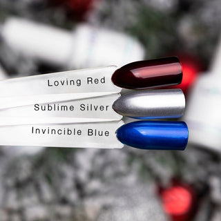 Dit zijn de 3 titanium gellak kleuren van LAKKIE. Je hebt de basis laag Sublime Silver. Dit zorgt voor het metallic effect. Je kunt deze ook zo dragen voor chrome nagels. En de 2 kleuren Loving Red en Invinceble Blue