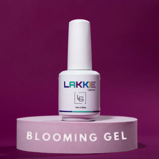 Met blooming gel kun je in een handomdraai toffe nailart creëren. Het is een doorzichtige gellak, wat er voor zorgt dat de kleur(en) die je op deze laag aanbrengt laat uitvloeien.