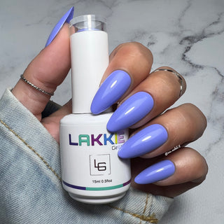 Breezy Blue is een combinatie van een licht blauwe en lila kleur gellak. Deze gellak is egaal van kleur.   Deze kleur dekt al in 2 laagjes. Wil je Breezy Blue combineren met een glitter gellak? Kijk dan eens bij Shiny Steel of Glitter Festival. 