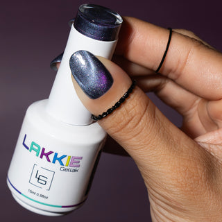 Cat eye Winter Dream_Paarse galaxy cat eye gellak nagels_LAKKIE Gellak