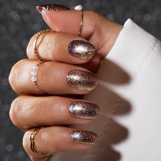 Champagne party_extreem dekkende bronzen glitter gellak nagels