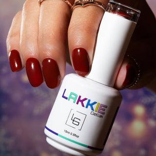 Donker Rode gellak nagels met  LAKKIE Cosy Warmth