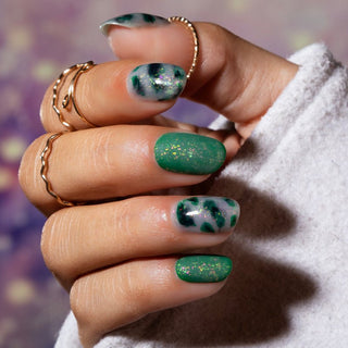 Groen nailart design met glitter gellak