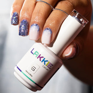 De Milky topcoat is de finishing touch voor je gellak manicure. Met deze topcoat geef je een creamy afwerking aan jou nagels, oftewel een melkachtig effect. De Milky topcoat is ook perfect te combineren om bepaalde nailart effecten te creëren. Met deze topcoat hoef je geen plak laag meer te verwijderen van jouw nagels en kun jij genieten van prachtig glanzende nagels.   Deze no wipe topcoat zorgt ervoor dat jij langdurig plezier hebt van jouw manicure en biedt een krasbestendige en glanzende afwerking. 