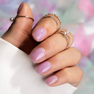 Satin Lilac is een prachtige lila kleur BIAB. Met deze kleur creëer je een prachtige zomerse nail look.