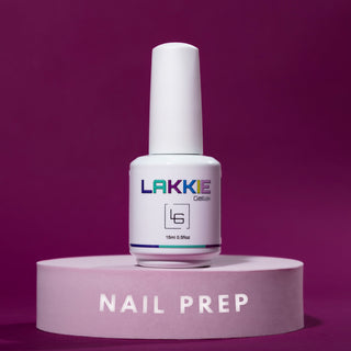 Nail prep_voor betere hechting van gellak op je nagels. Opzoek naar een manier om je gellak nog beter te laten hechten? Nail prep is de oplossing!   Nail prep is een primer die je op je nagels doet, voordat je je basecoat aanbrengt. Het zorgt ervoor dat het vocht tijdelijk uit je nagels wordt gehaald, zodat de gellak optimaal kan hechten aan jouw nagels. Zo kun je langer genieten van een optimale hechting van jou gellak manicure en voorkom je dat de gellak gaat chippen. De nail prep is zowel geschikt voor 