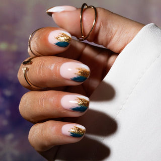 Ombre nailart nagels met blauw goud en wit