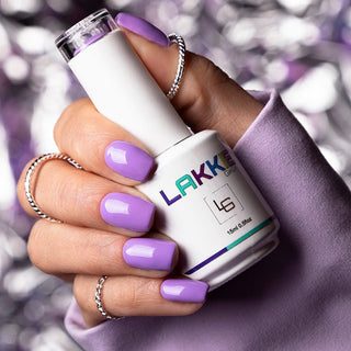 LAKKIE Lovely Lavender is een perfecte kleur lila gelnagellak. Deze gellak is egaal van kleur. 