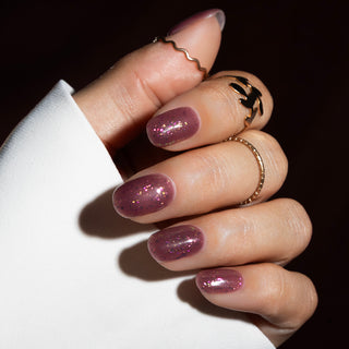 Paarse biab nagels met glitters_LAKKIE Gellak