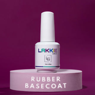 RubberBasecoat_extra sterke basecoat voor gellak nagels. De rubber basecoat breng je aan voordat je één van de gellak kleuren aanbrengt. Dit beschermt je nagel en zorgt voor optimale hechting van de gellak. De rubber basecoat is een dikke flexibele gel, die meebuigt met de natuurlijke nagel en niet afbreekt. De rubber basecoat biedt extra stevigheid aan dunne kwetsbare nagels. De rubber basecoat werkt de oneffenheden weg en zorgt voor een glad oppervlak, zodat jij je gellak kleur gelijkmatig kunt aanbrengen