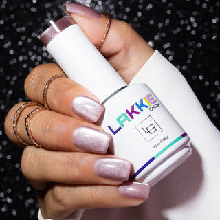 Satin Sparkle_Licht roze cat eye gellak nagels_LAKKIE Gellak