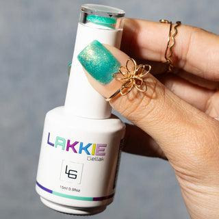 LAKKIE Sea Jewels is een groene kleur gellak met gouden glitters