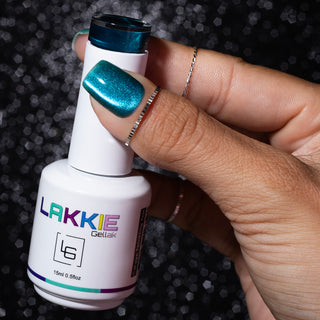 Twinkling Teal_Blauwe cat eye gellak nagels_LAKKIE Gellak