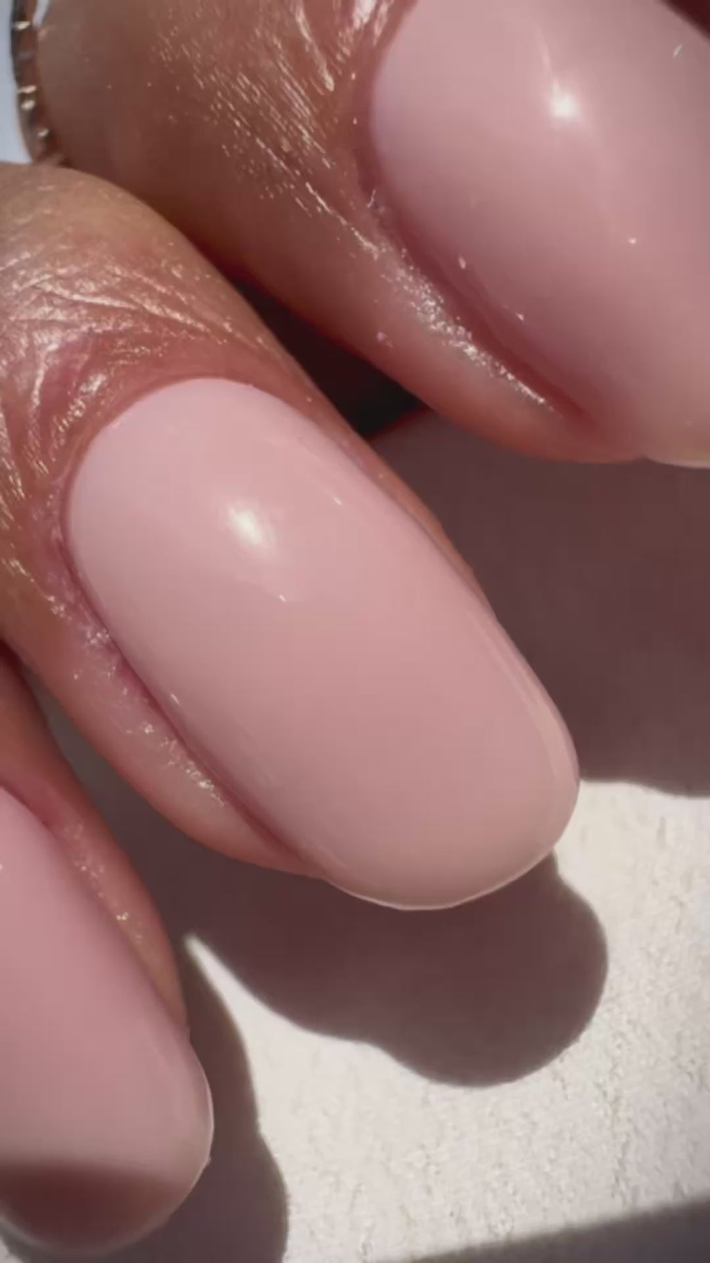 Rubber Basecoat Upper East Nude_Nude kleur gelnagels_LAKKIE Gellak
