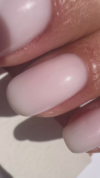 BIAB Portifino Pearl_Licht roze BIAB nagels_LAKKIE Gellak