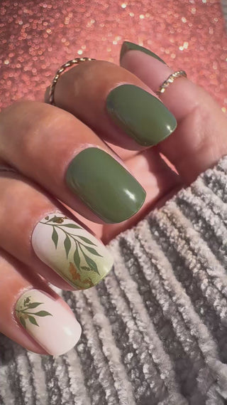 Golden Fern_GelNagel Stickers groen met gouden bloemen details_LAKKIE Gellak