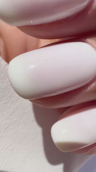Porcelain White_witte gellak nagels_LAKKIE Gellak