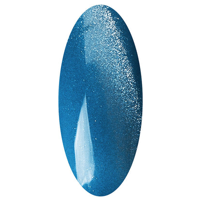 LAKKIE Cat Eye Blue is een gellak met kleine stukjes metaal erin. Na het aanbrengen van de gellak (voor het uitharden) kan je doormiddel van een magneet verschillende effecten/ patronen creëren op de nagel. Cat Eye Blue is een mooie blauwe kleur gellak. 