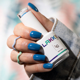 Funky Blue is een blauwe kleur gellak. Wil jij jouw nagels een extra funky touch geven? Probeer Funky Blue dan eens met een matte topcoat.