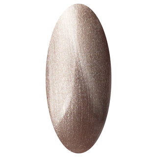 LAKKIE Cateye Winter Glow is een gellak met kleine stukjes metaal erin. Na het aanbrengen van de gellak (voor het uitharden) kan je doormiddel van een magneet verschillende effecten/ patronen creëren op de nagel. Cateye Winter Glow is een mooie taupe kleurige gellak.