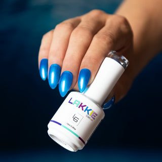 LAKKIE Waving Crystals is een donker blauwe kleur gellak met een shimmer. 