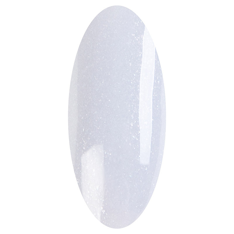 LAKKIE Shimmering Salt is een een hele licht grijze (bijna tegen het wit aan) kleur gel nagellak, met daar doorheen een zilveren shimmer. 